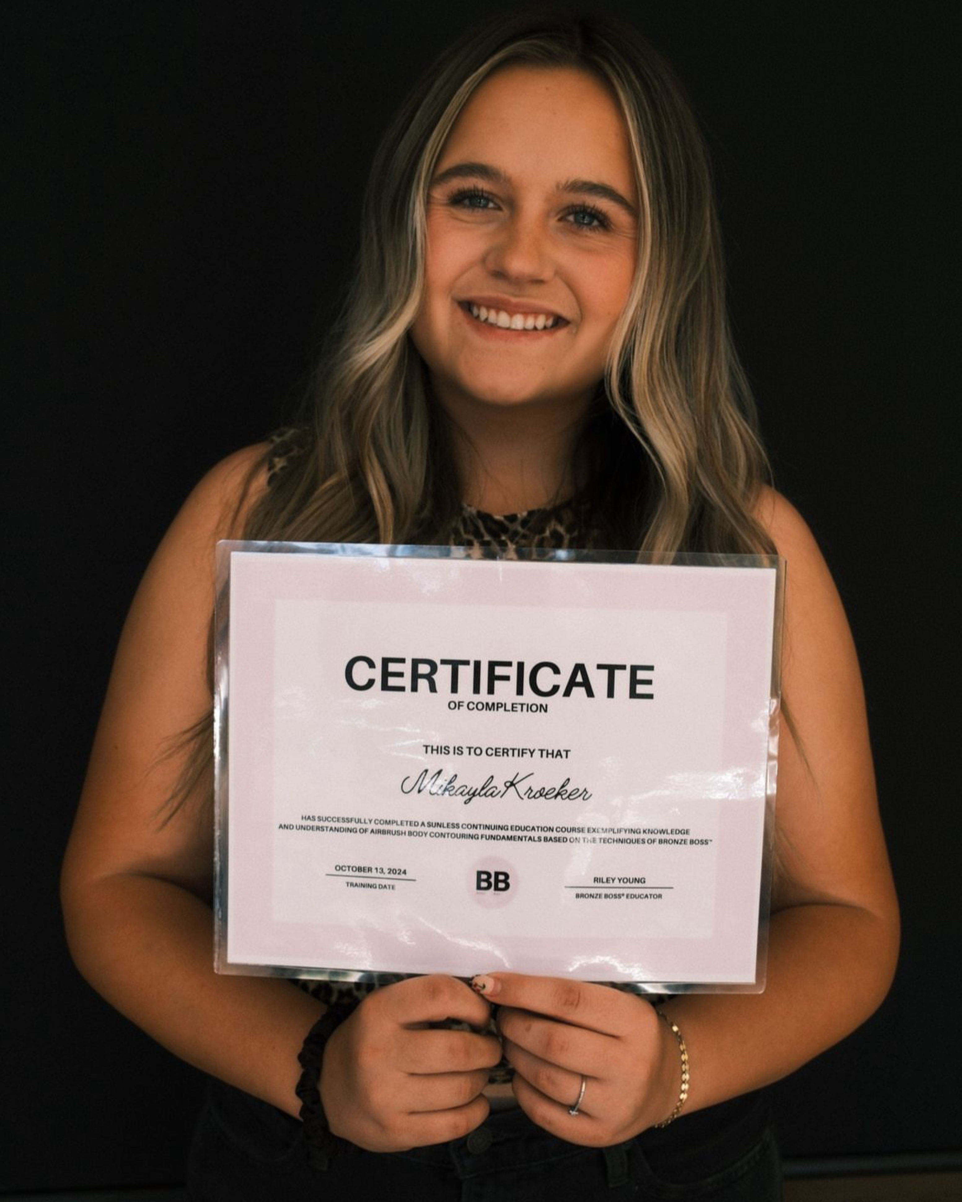 Spray Tan Certification and Training: What to Look For in a Professional Program